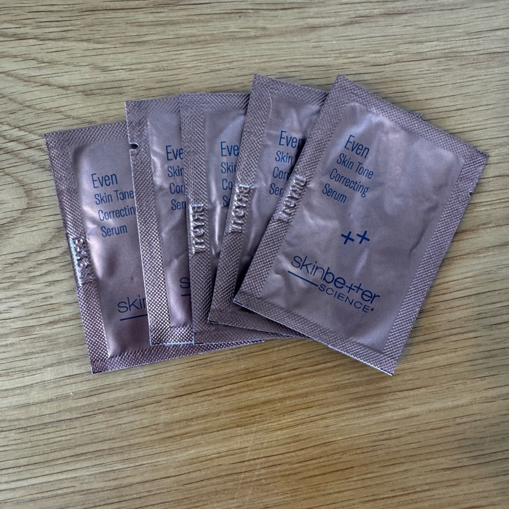 SkinBetter Science Even Skin Tone Correcting Serum samples - 5 packets